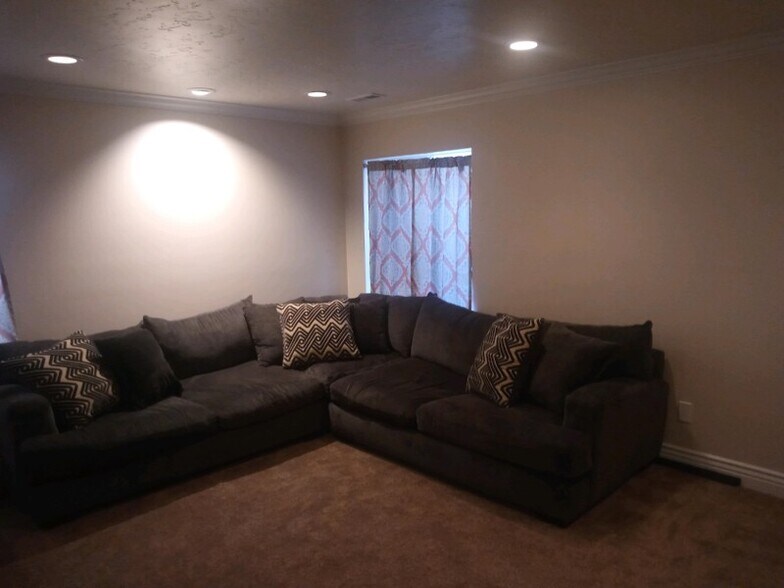 Building Photo - 311 W Harvest Moon Dr