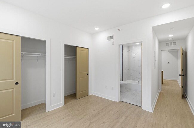 Building Photo - 863 N 43rd St