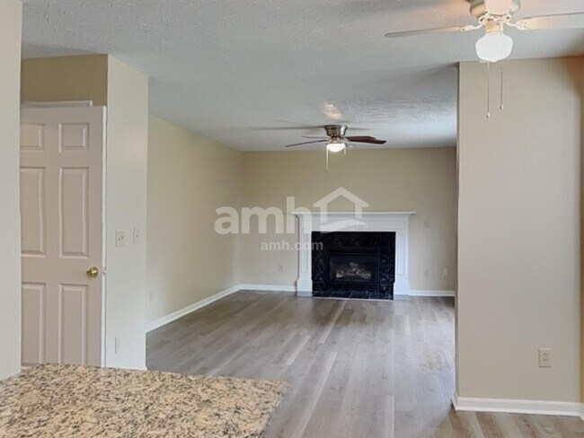 Building Photo - 6297 Satin Wood Dr