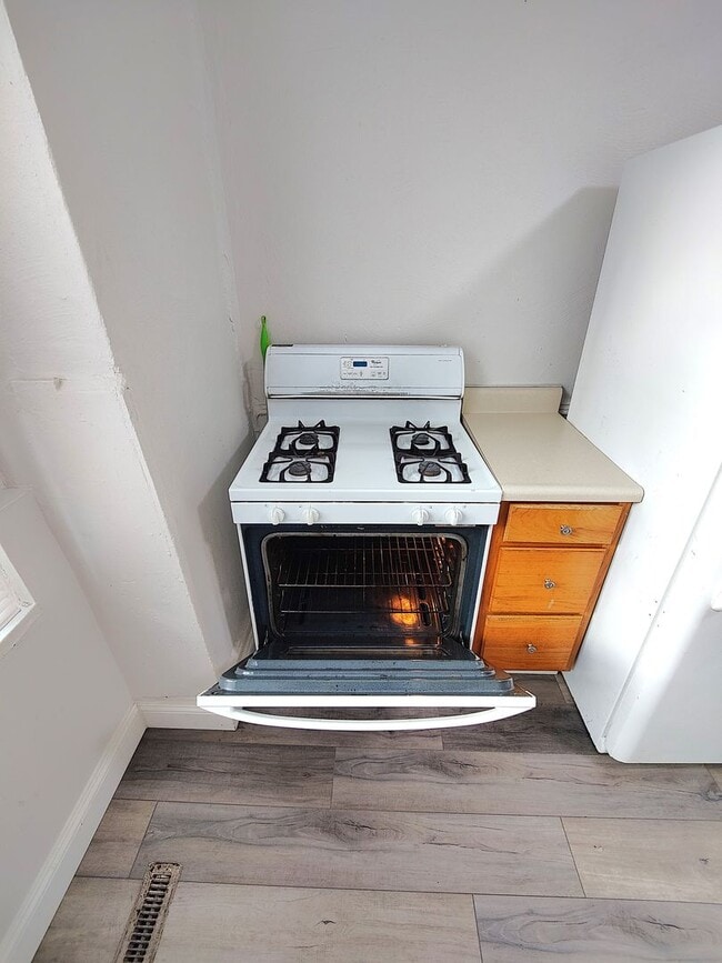 Building Photo - 2423 Wrights Wy