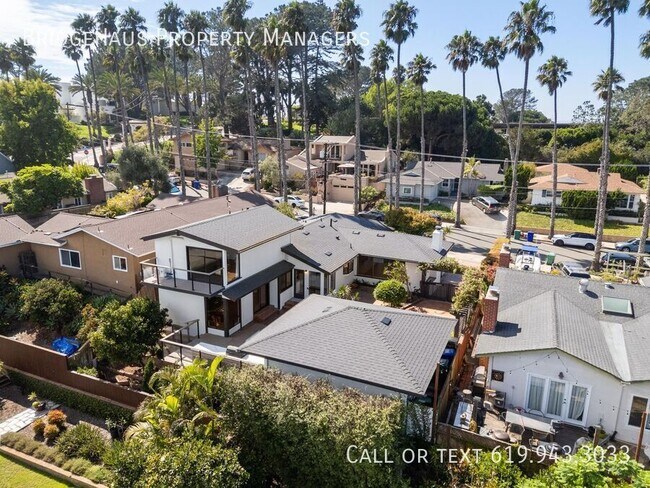 Building Photo - 821 Moana Dr