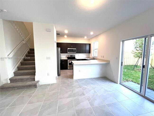 Building Photo - 1864 SE 27th Rd