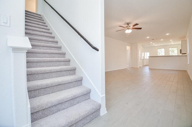 Building Photo - 7919 Royal Palm Dr