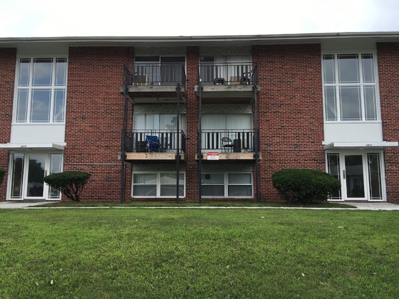 Building Photo - 6226 Laurelton Ave