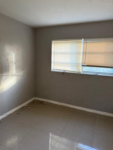 Building Photo - 3924 Hayes St