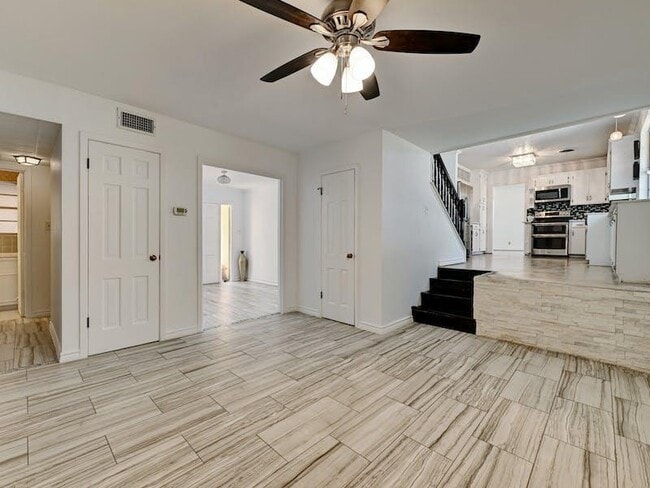 Building Photo - 1802 Temple Dr