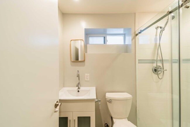 Building Photo - 653 St Francis Blvd