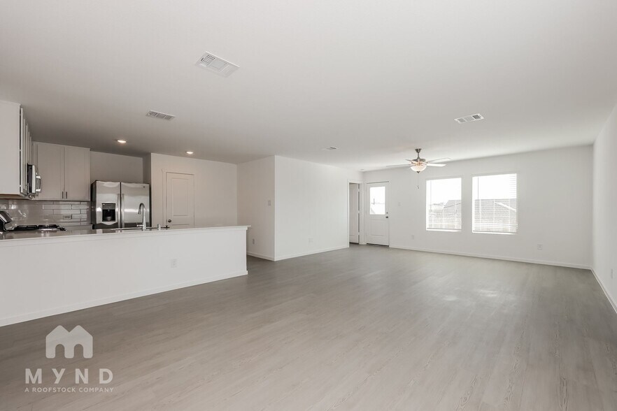 Building Photo - 2769 Mistwood Dr