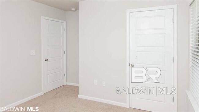 Building Photo - 34523 Paisley Ave