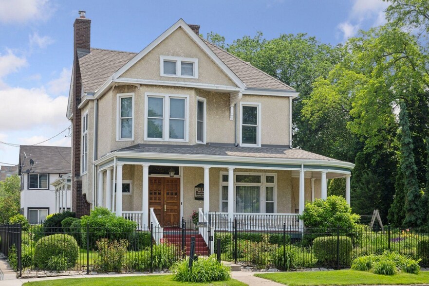 Building Photo - 2601 Portland Ave