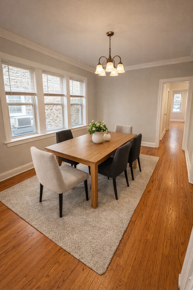 Building Photo - 7819 S Cornell Ave