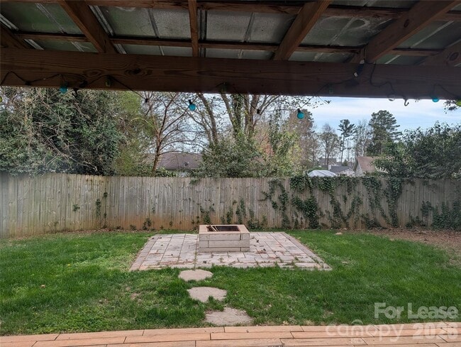 Building Photo - 113 Mainview Dr