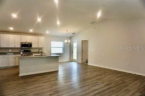 Building Photo - 2607 Tulip Dr