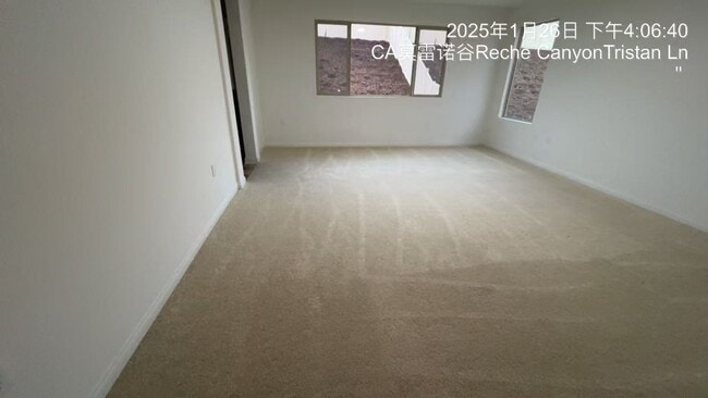 Building Photo - Elegant 5-Bedroom Retreat with Modern Upgr...