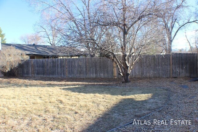 Building Photo - 9415 Brentwood St