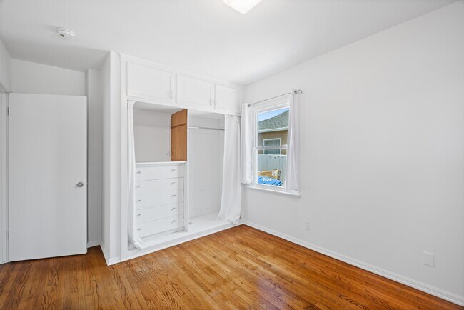 Building Photo - 5342 Emporia Ave
