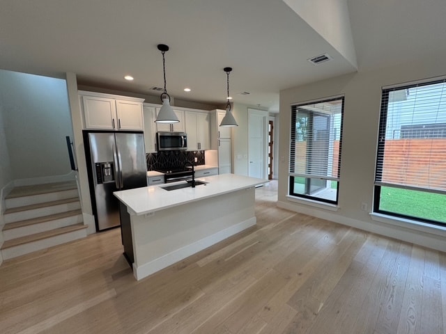 Building Photo - 1101 1/2 Fiesta St