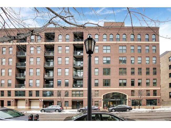 Building Photo - 408 N 1st St