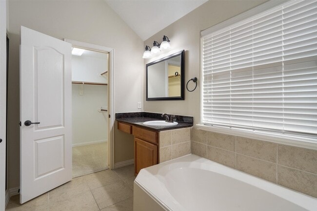 Building Photo - 4009 Firenze Dr