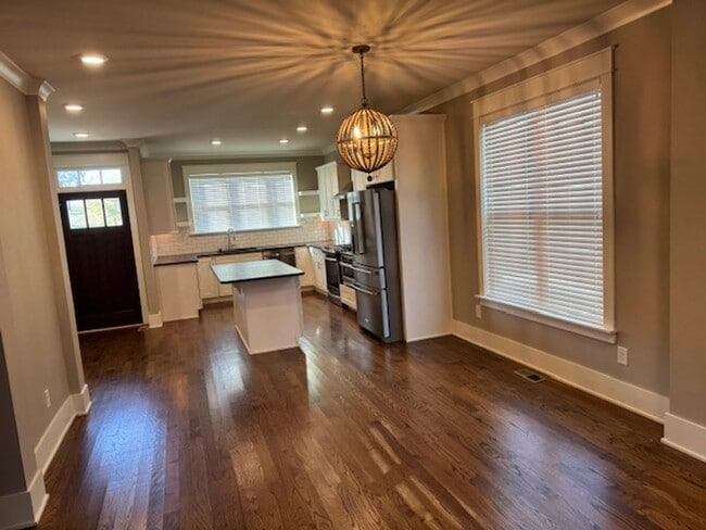 Building Photo - Beautiful custom home in East Nashville!