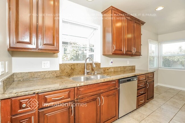 Building Photo - 333 S Walker Ave