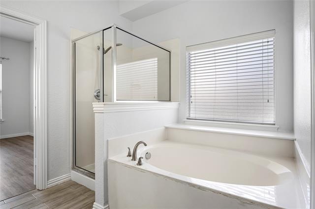 Building Photo - 2000 Webb Dr