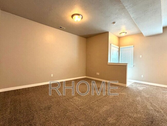 Building Photo - 3719 Lilac Heights Dr