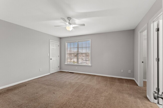 Building Photo - 136 Lowell Ct
