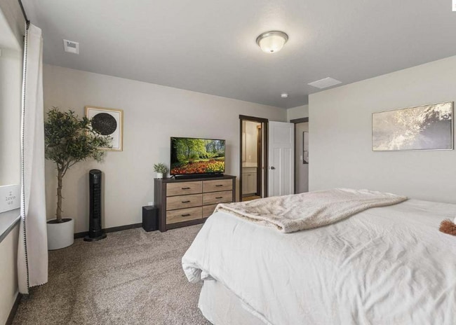 Building Photo - 3813 N Pradera Ct