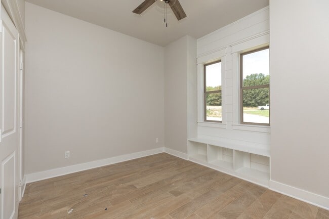 Building Photo - 16232 Tulare
