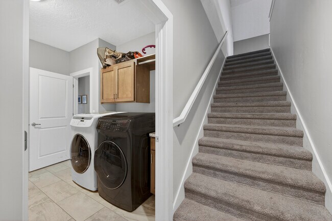 Building Photo - 2110 S Herron Dr