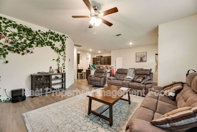 Building Photo - 7205 Bledington Ln