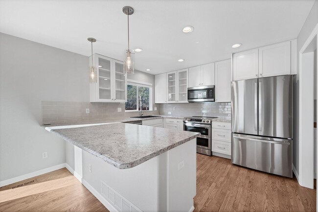 Building Photo - Beautiful & Spacious 4BD, 2.5 BA in Thornton!