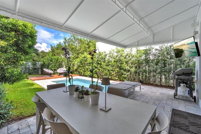 Building Photo - 3167 SW 25th St