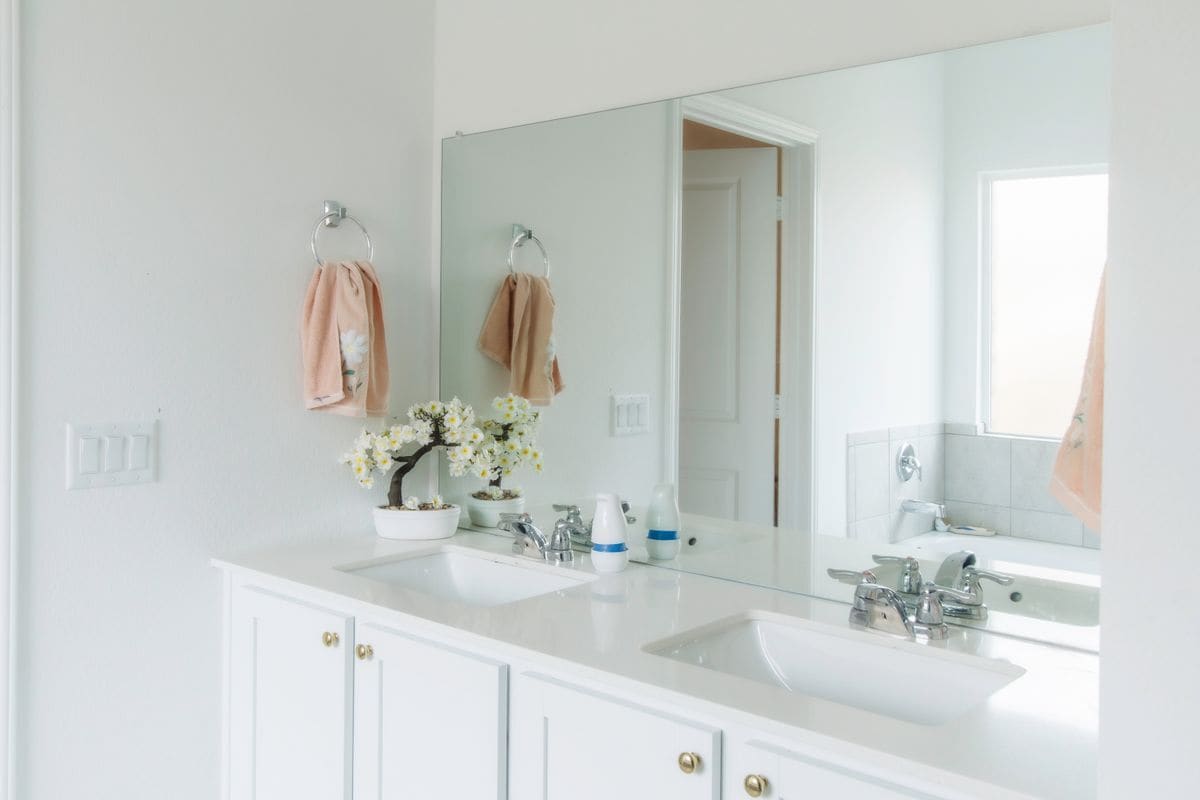 Building Photo - 913 Coulee Dr