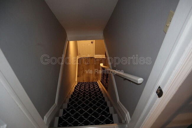 Building Photo - 5916 Northwood Dr