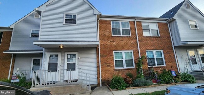 Primary Photo - 409 Dove Ct