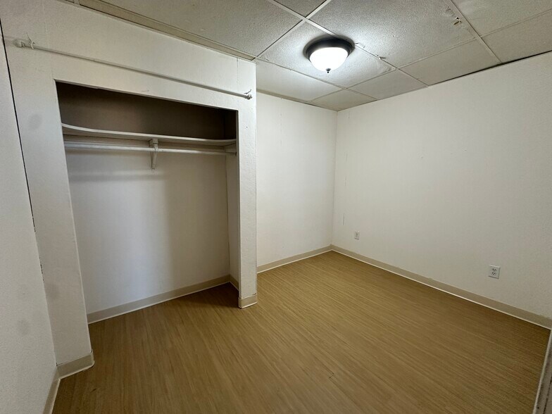 Building Photo - 516 Broadway St S