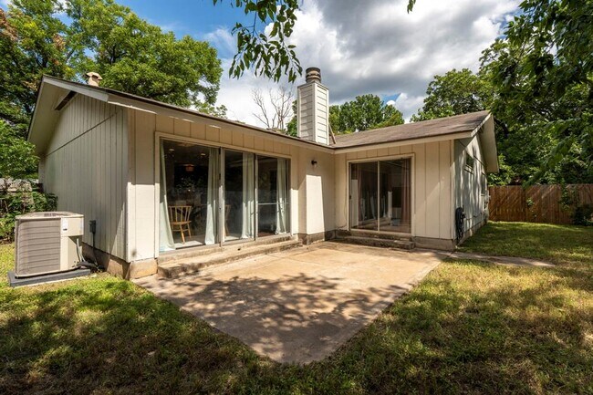 Building Photo - 12314 Double Tree Ln