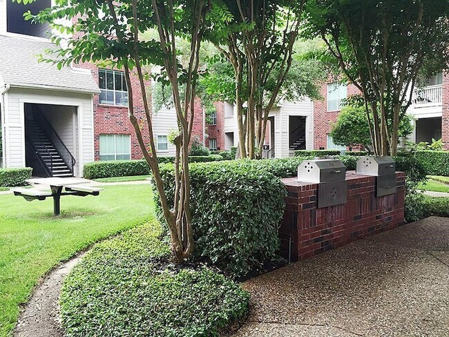 Building Photo - 1330 Old Spanish Trl