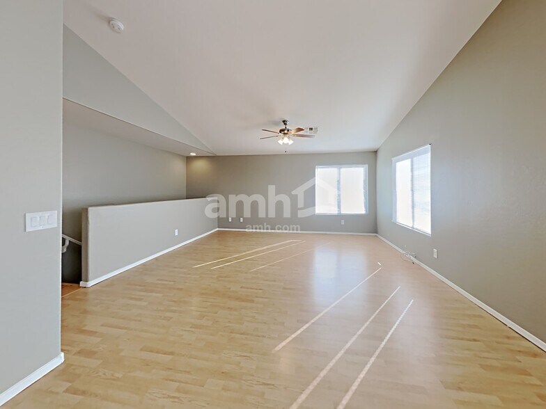 Building Photo - 14832 N 124th Ln