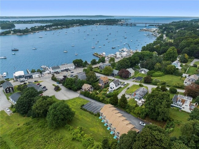 Building Photo - 33 Sakonnet E