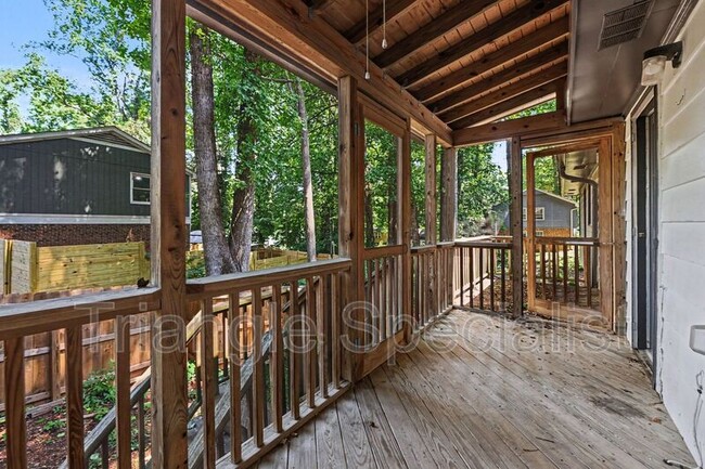 Building Photo - 1012 Askham Dr