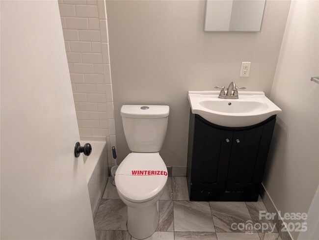 Building Photo - 448 E John St