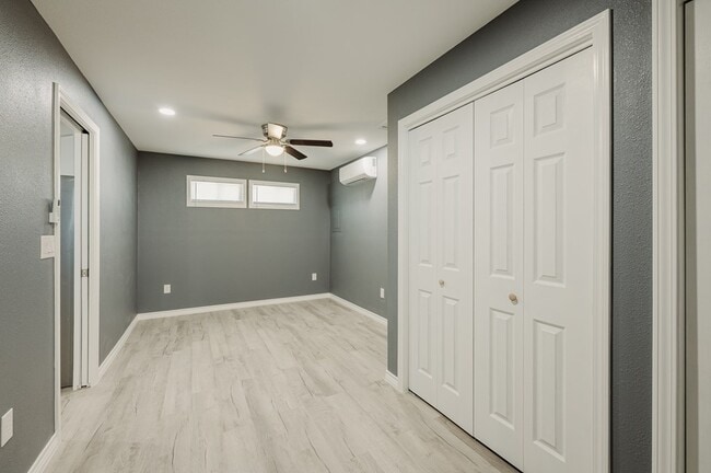 Building Photo - 10108 W 23rd St