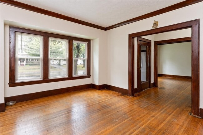 Building Photo - 19 Genesee Park Blvd