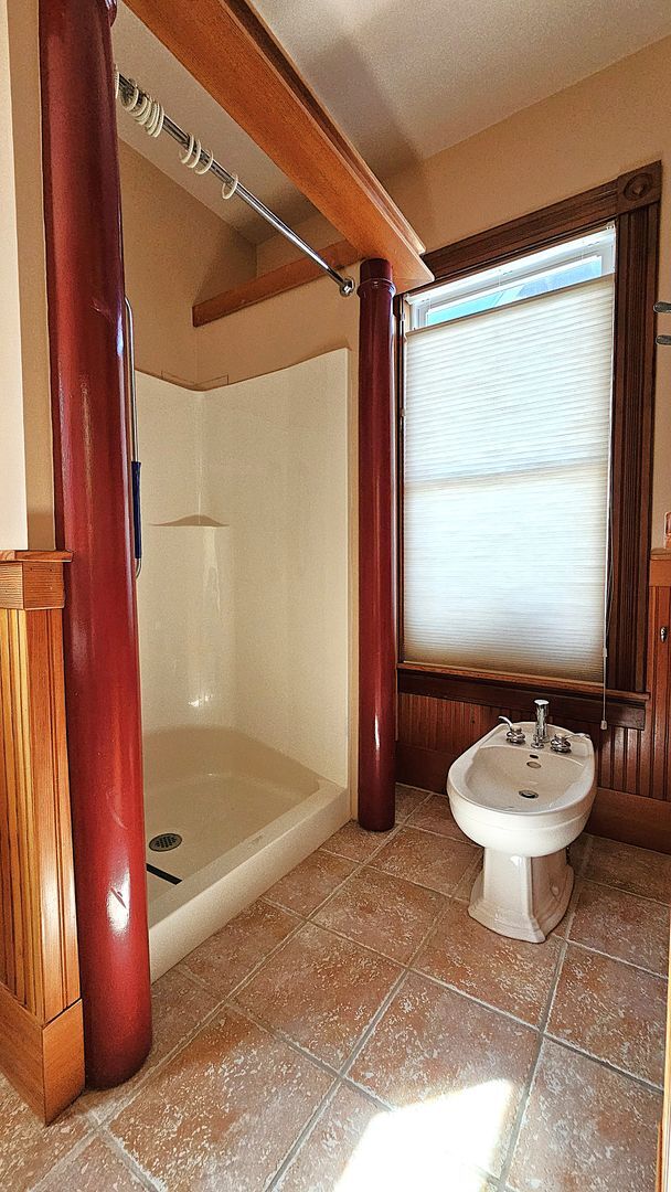 Building Photo - 141-141 N Champlain St