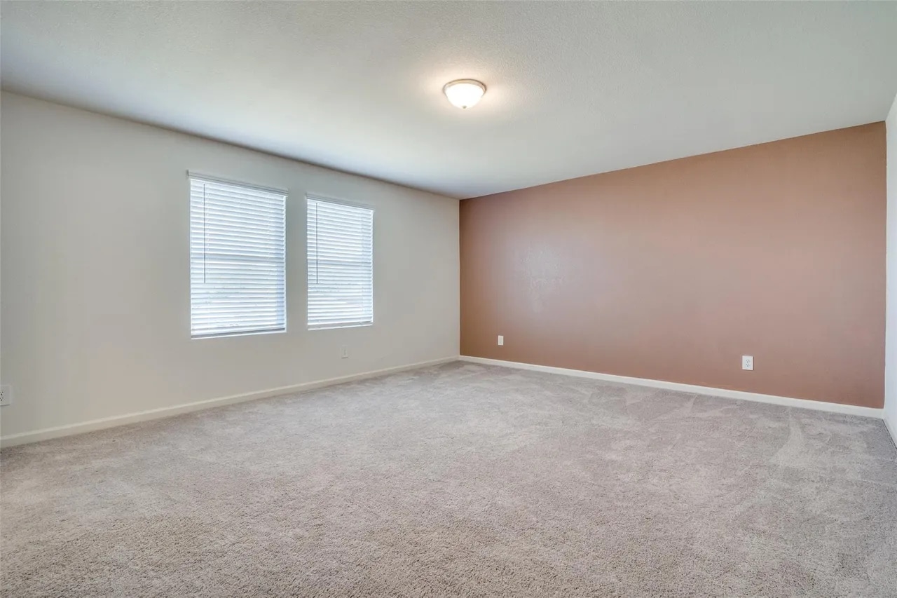 Building Photo - 731 Yorkshire Dr