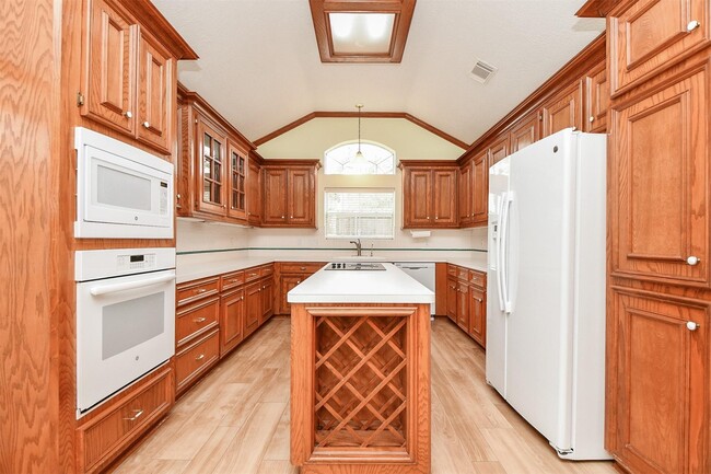 Building Photo - 1511 Beaconshire