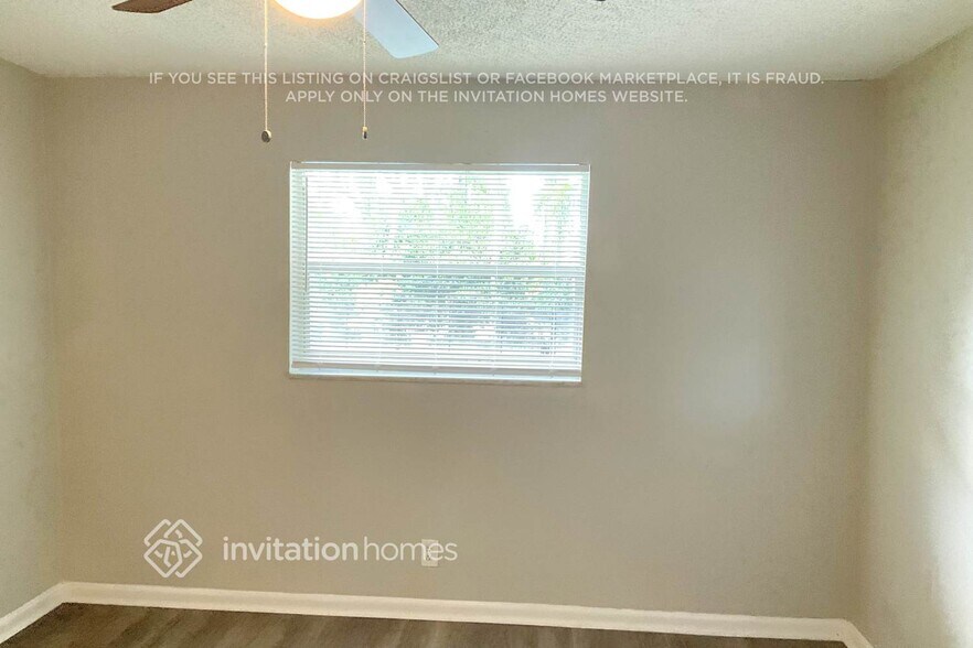 Building Photo - 11090 Glenwood Dr